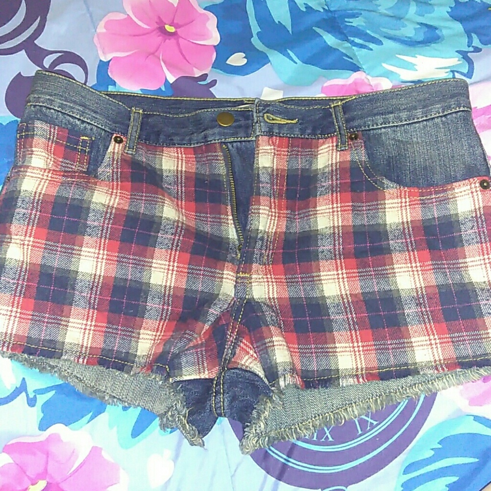 NWOT plaid jean shorts